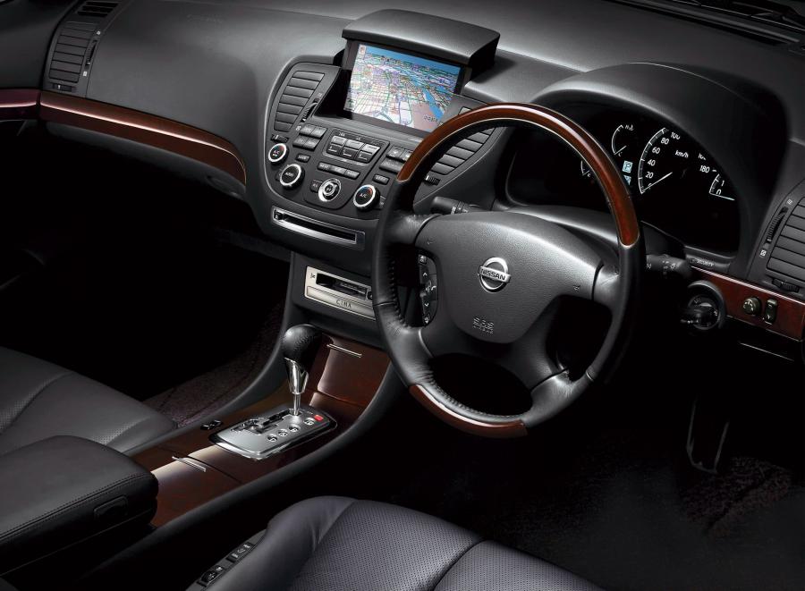  Nissan Cima 2004 года  (фото 2 из 3)